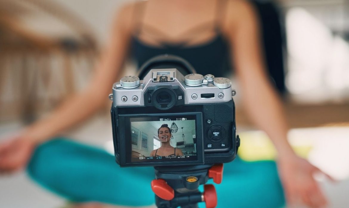 How to Become a Photographer